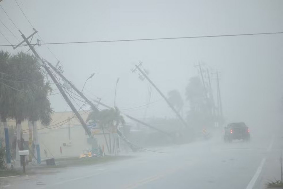 Furação Milton deixa mais de 3 milhões de pessoas sem energia e passa a menos de 80km de Tampa