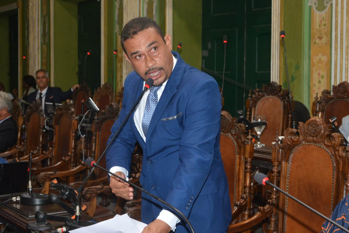 'Pouca assistência governamental e diálogo restrito', justifica líder do PT não reeleito na Câmara de Salvador 