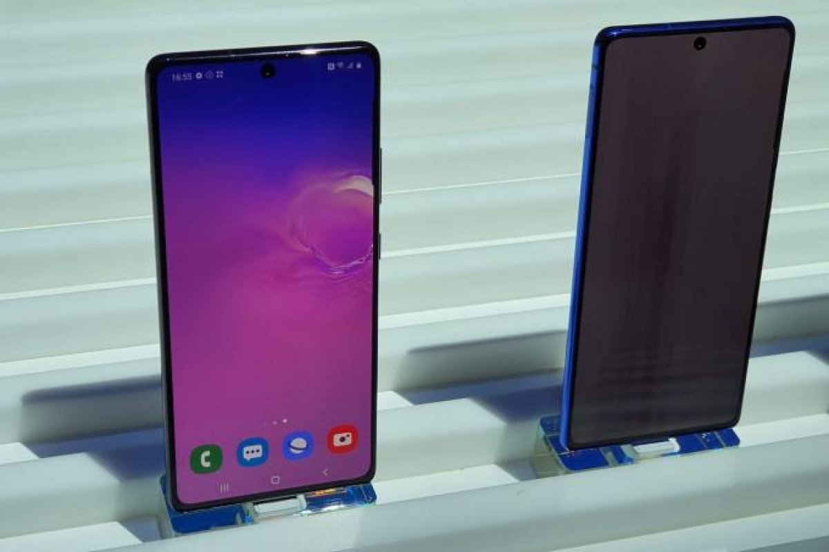 Empresa de eletrônicos lança celular com câmeras macro