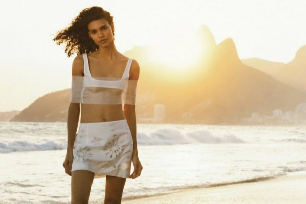 Para celebrar os 25 anos  de atuação no Brasil, Zara lança primeira coleção para o mercado brasileiro! 