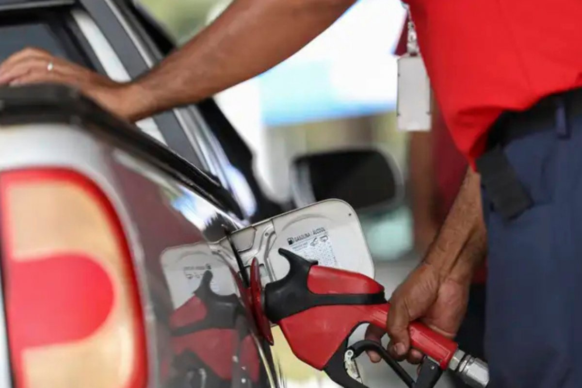 Preço da gasolina, etanol e diesel S-10 apresentam queda em postos de combustíveis nordestinos 