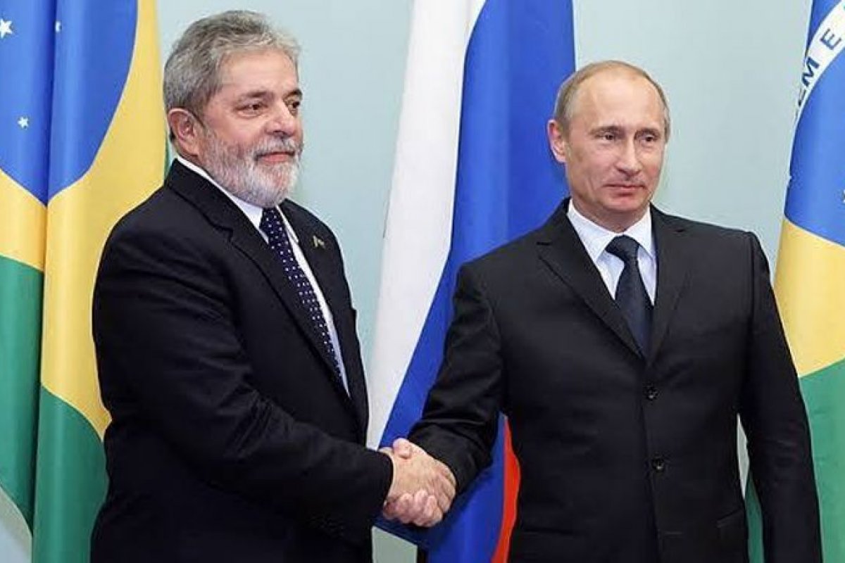 Lula embarca para cúpula do Brics na Rússia 