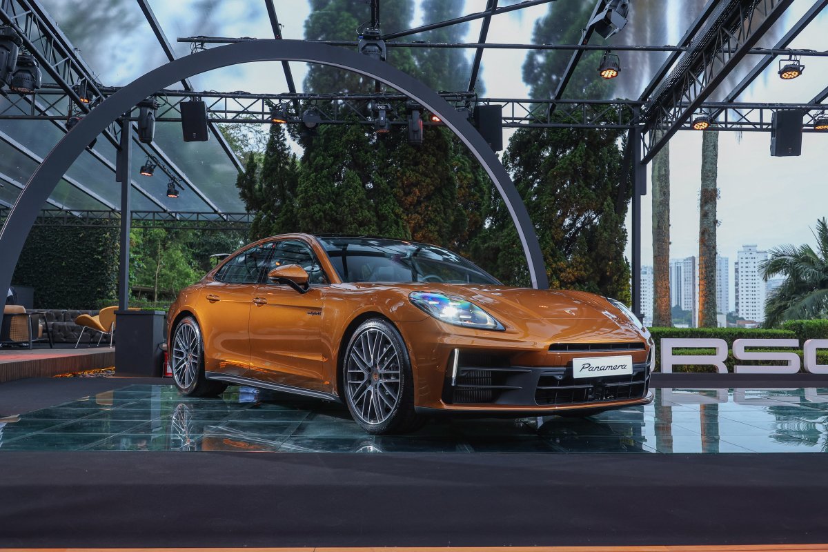 Porsche apresenta novo Panamera híbrido linha 2025 em duas versões