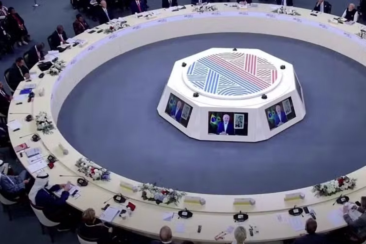 Lula discursa no Brics com críticas às mudanças climáticas, às guerras e defesa do combate à fome