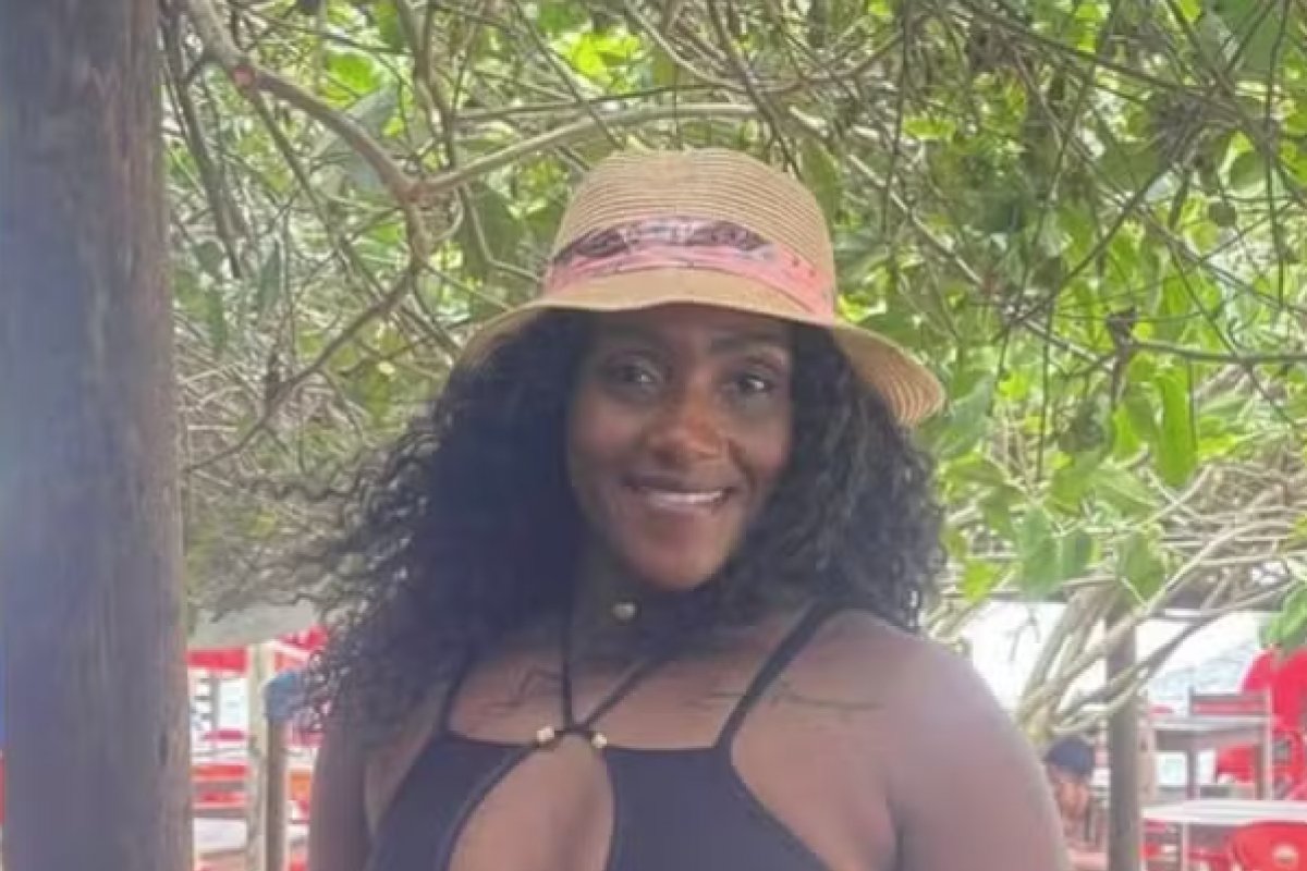 Mulher é encontrada morta a facadas debaixo de cama em Salvador