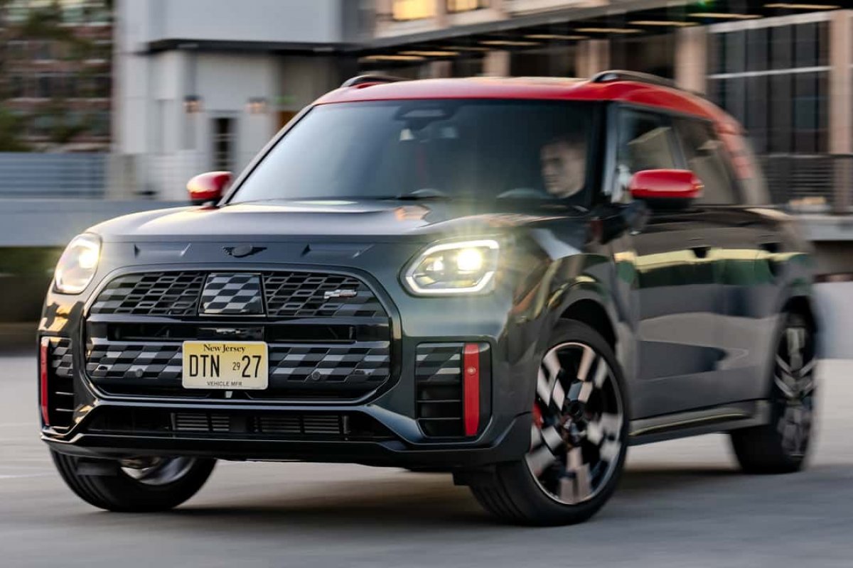 Mini Cooper Countryman JCW estreia no Brasil: veja o preço 