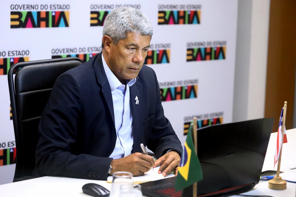 Jerônimo suspende expediente nas repartições públicas estaduais na próxima segunda (28)