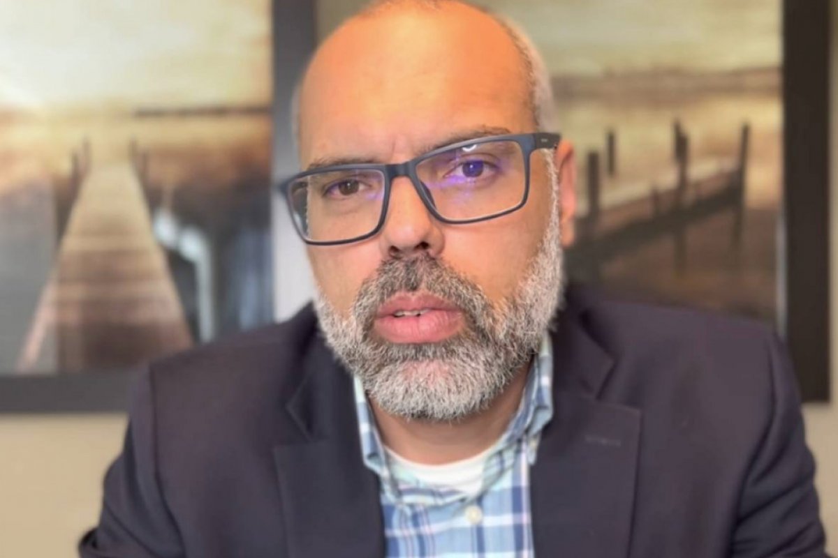 Alexandre de Moraes rejeita pedido de desbloqueio de perfil ligado a Allan dos Santos na rede social X