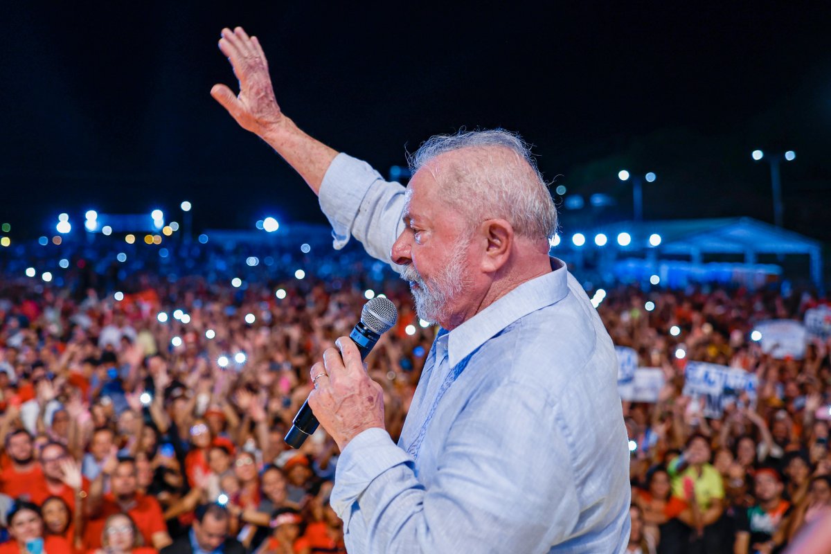 Lula faz 79 anos; equipe divulga vídeo com mensagem de Janja e ministros