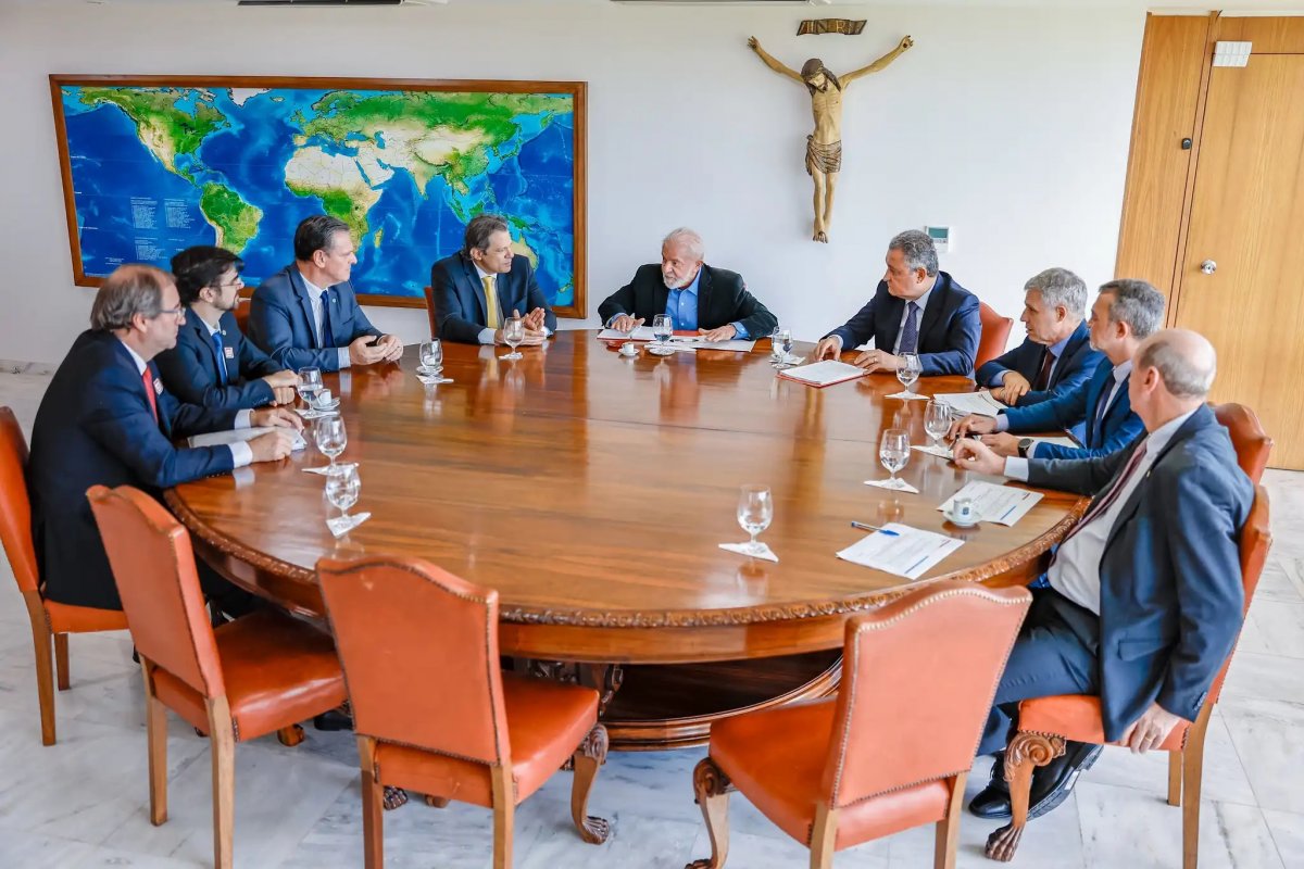 Reunião com Lula sobre cortes tem ministros que podem ser atingidos e termina sem anúncio