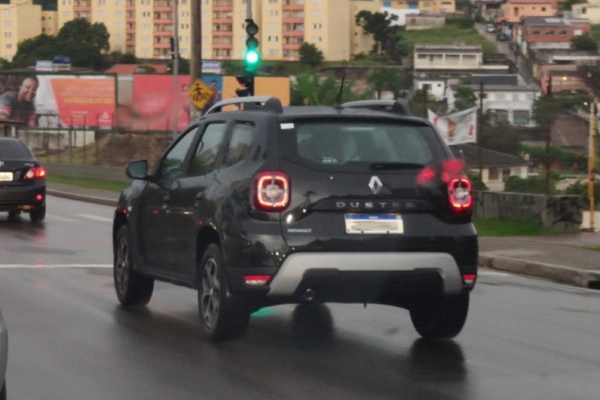 Novo Renault Duster aparece sem disfarces antes do lançamento 