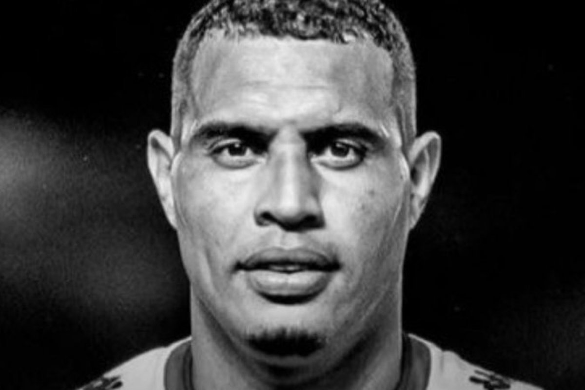 Jogador de futebol de 33 anos morre em acidente de carro na Bahia!   