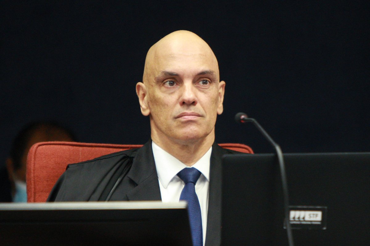 Moraes diz que regulação das redes é necessária para volta da normalidade democrática
