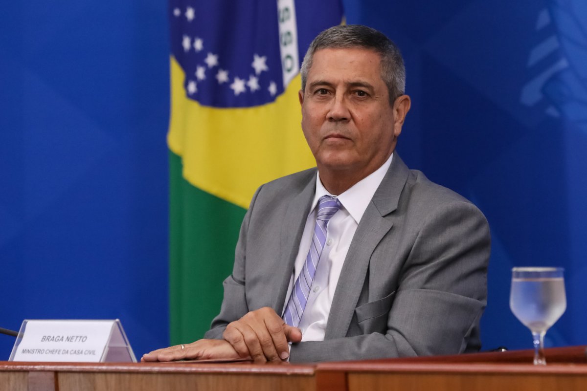 Plano de matar Lula e Alckmin foi discutido na casa de Braga Netto, afirma colunista