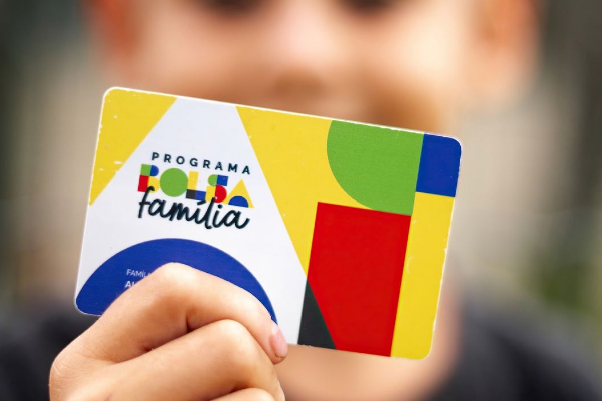 Governo Federal alerta sobre fake news de pagamento do Bolsa Família; confira