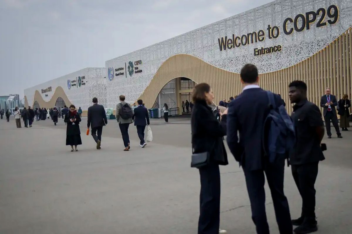 COP29 termina com aprovação de US$ 300 bi para financiar combate às mudanças climáticas