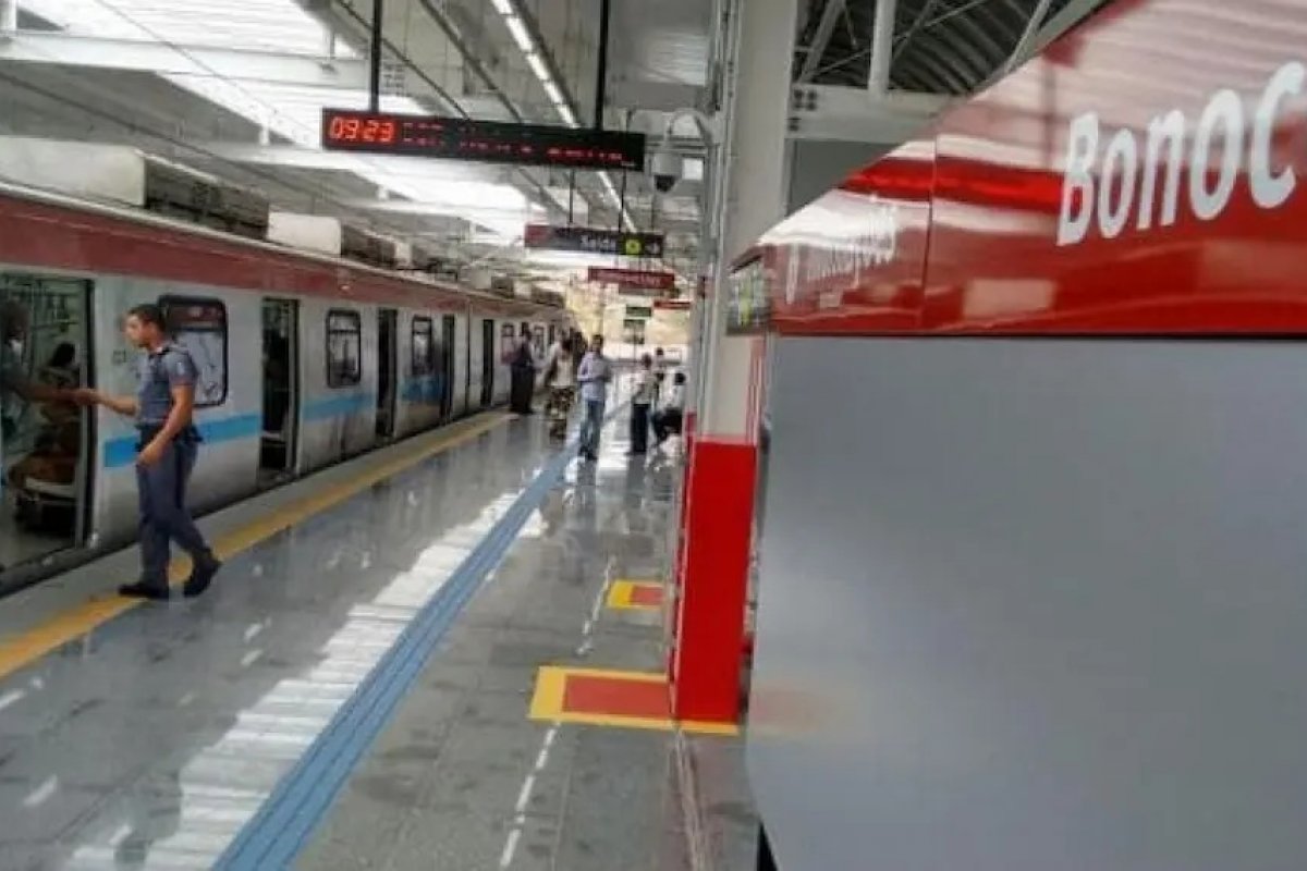 Mulher é presa por intolerância religiosa e injúria racial em estação de metrô, em Salvador 
