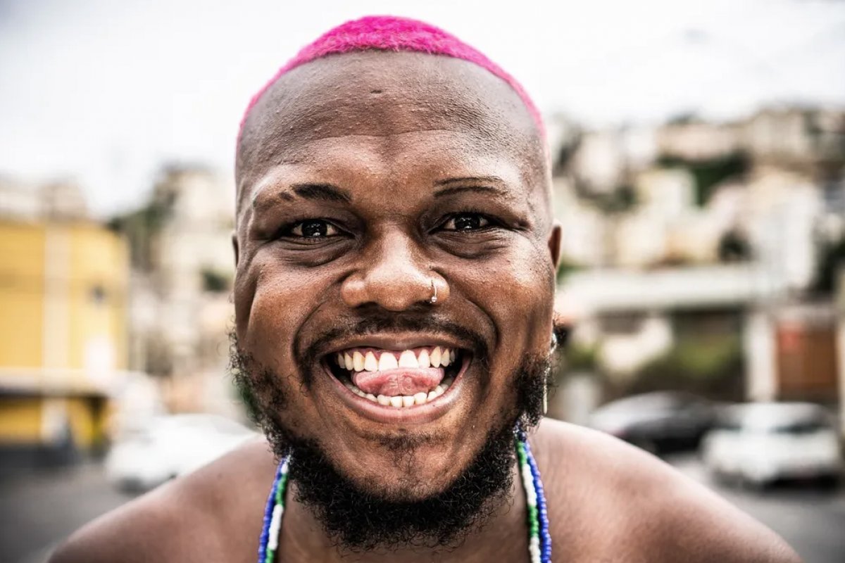 Rapper Djonga é confirmado em festa literária de Cajazeiras, em Salvador 