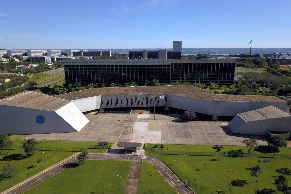 STJ e TST aprovam pagamento de 'quinquênio' para juízes