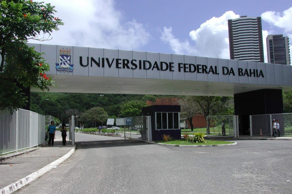 UFBA abre inscrições de bolsas integrais para cursos de idiomas; saiba como se inscrever