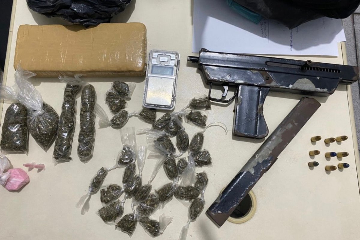 Policias prende suspeito de trafico de drogas em São Francisco do Conde 
