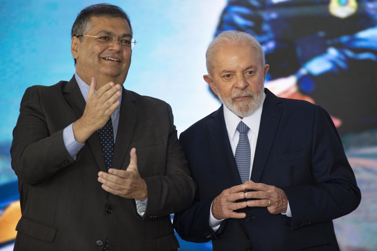 Decisões de Dino no STF ajudam governo Lula a se livrar de dificuldades