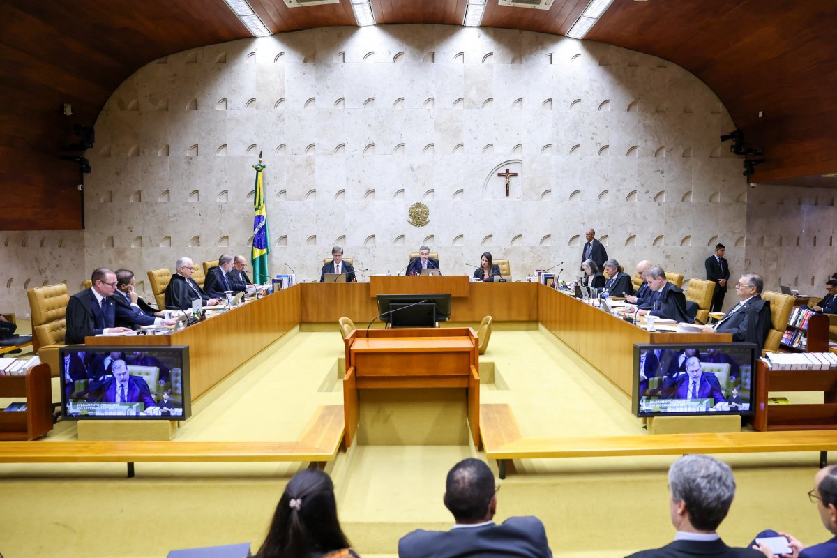 STF discute vínculo de emprego entre Uber e motoristas antes de julgar caso decisivo