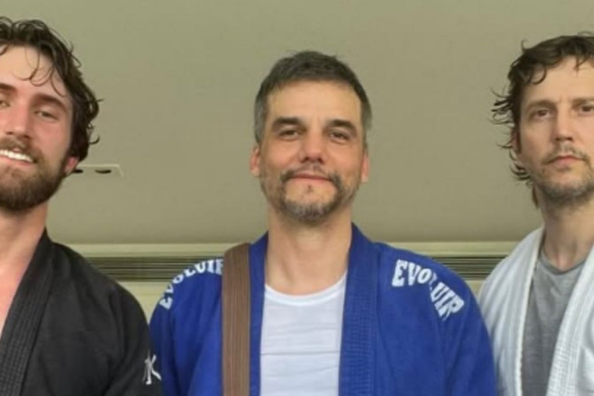 Morando atualmente nos Estados Unidos, Wagner Moura treina jiu-jítsu com Felipe Ricca e Vladimir Brichta! 