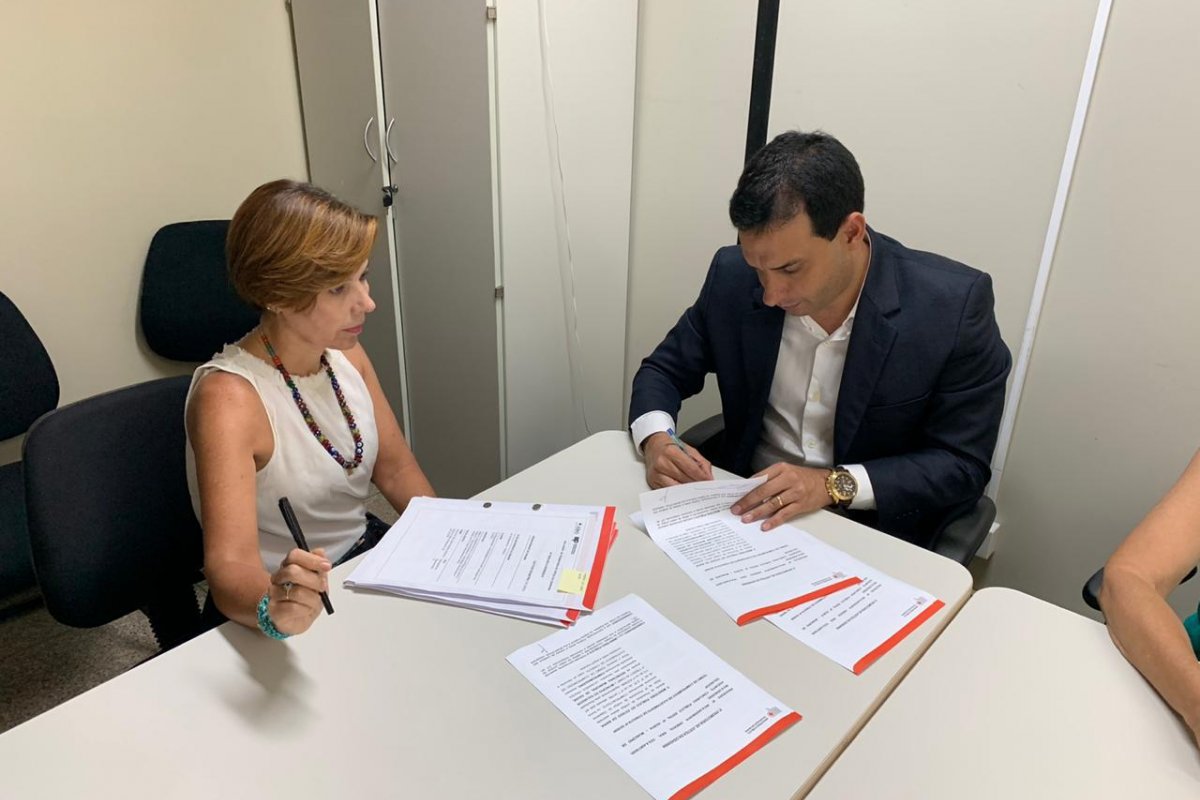 Mais de 200 médicos devem reforçar equipes da saúde em Salvador 