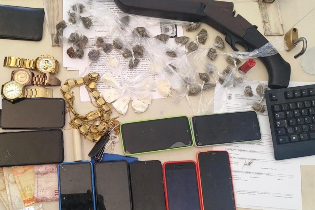 PM prende 11 suspeitos de tráfico de drogas na Região Metropolitana de Salvador 