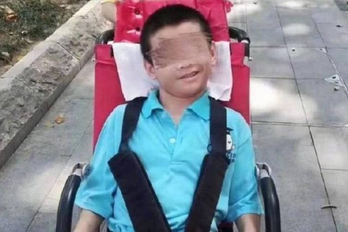 Adolescente com paralisia cerebral morre em casa após pai ser colocado em quarentena com suspeita de coronavírus