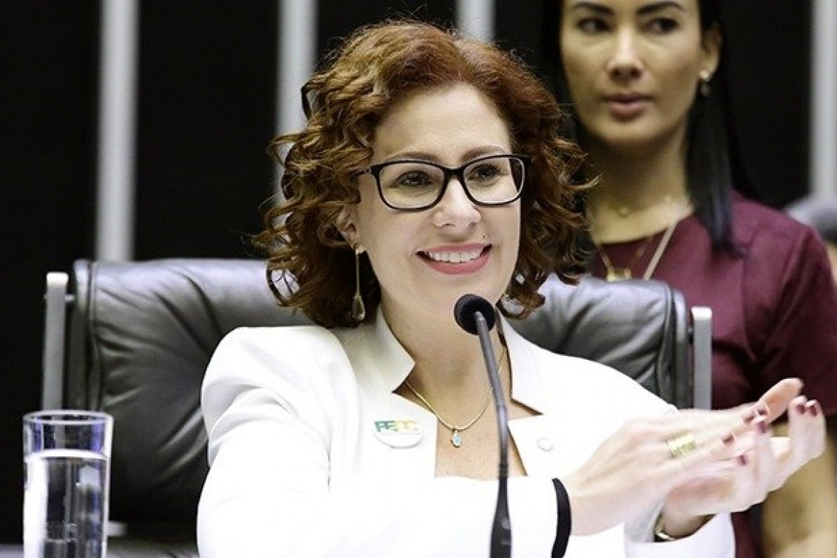 TRE-SP forma maioria para cassar Carla Zambelli e torná-la inelegível