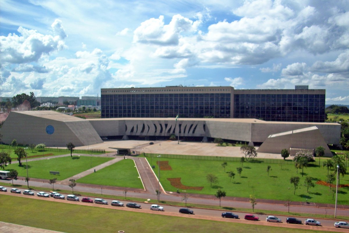 STJ anula prisão por tráfico após identificar tortura na abordagem em análise de câmeras corporais de PMs