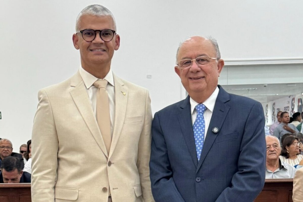 TRE diploma prefeito eleito de Feira de Santana, José Ronaldo, e vice Pablo Roberto 