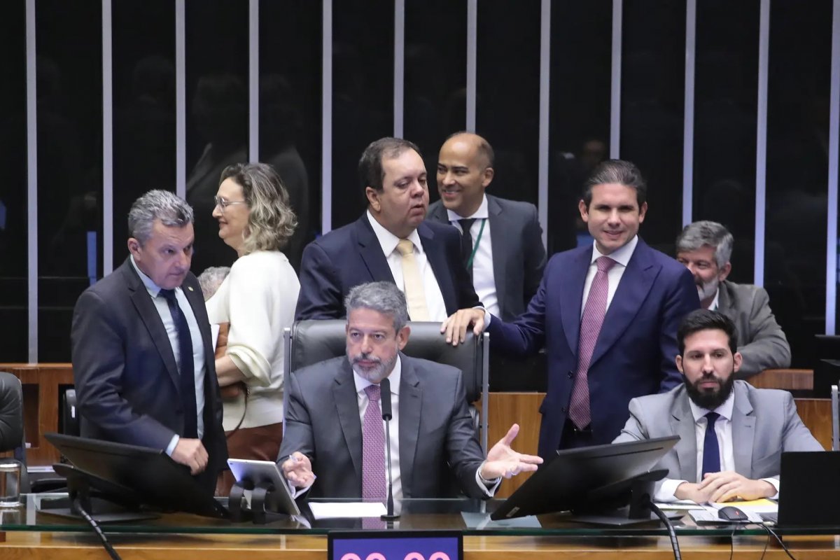 Câmara aprova projeto que muda BPC e limita ganho real do salário mínimo