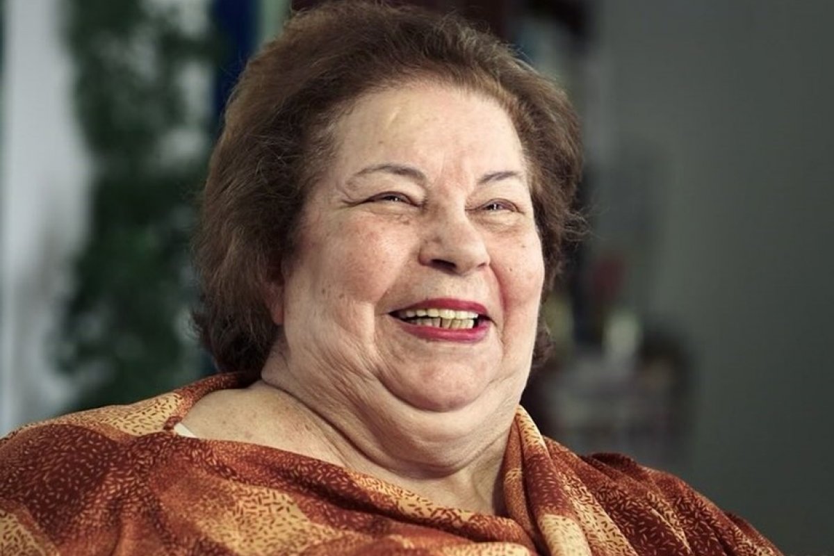 Sem previsão de alta, Nana Caymmi completa 4 meses internada e passa por traqueostomia! 
