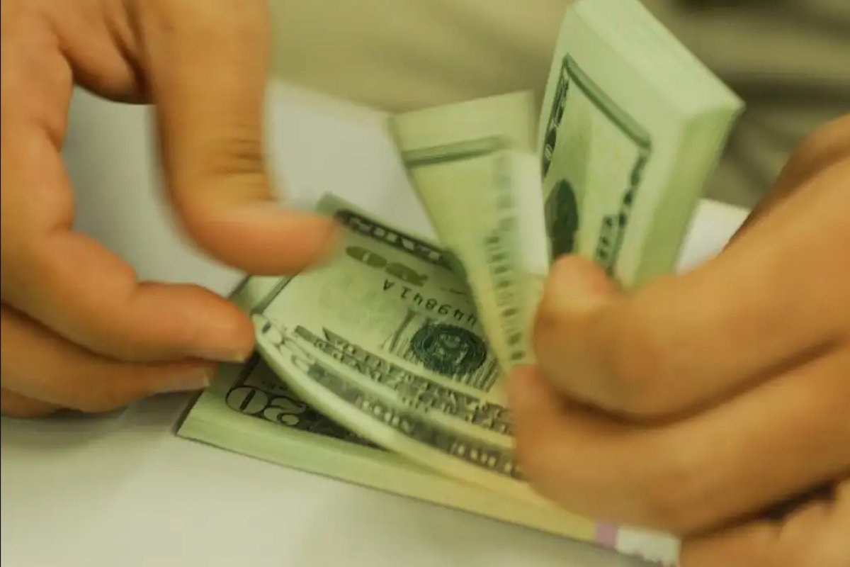 Dólar registra alta de R$ 6,15 nesta segunda, após avaliação final do pacote de corte de gastos