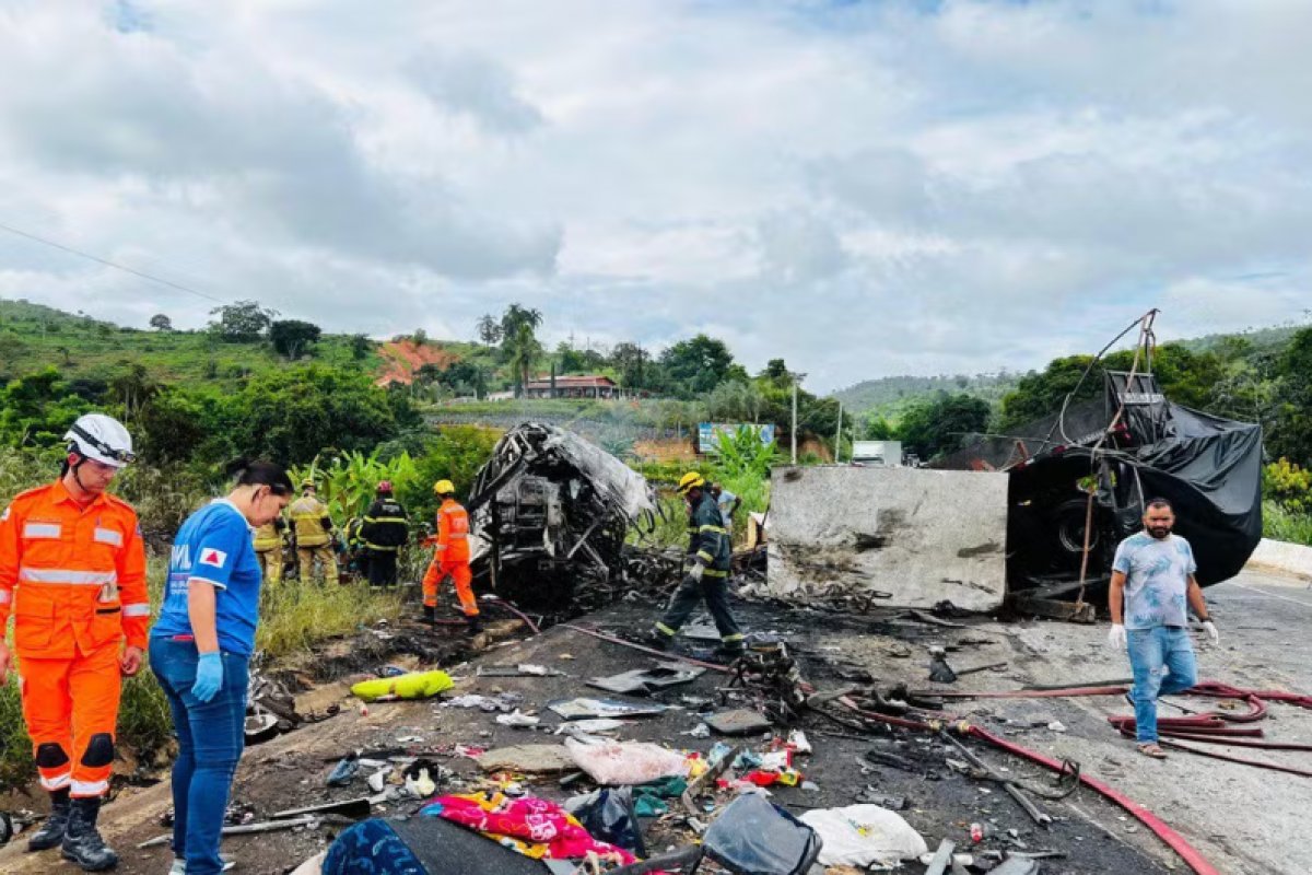 14 corpos já foram identificados no acidente de Minas Gerais