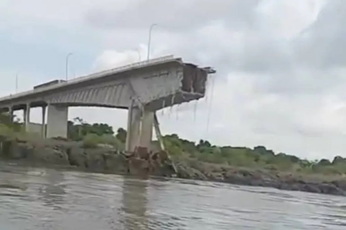 Buscas por desaparecidos após queda ponte que liga Tocantins e Maranhão são suspensas após suspeita de contaminação no rio 