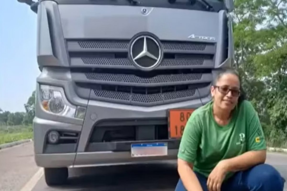 Corpo da motorista de carreta que caiu de ponte é encontrado 