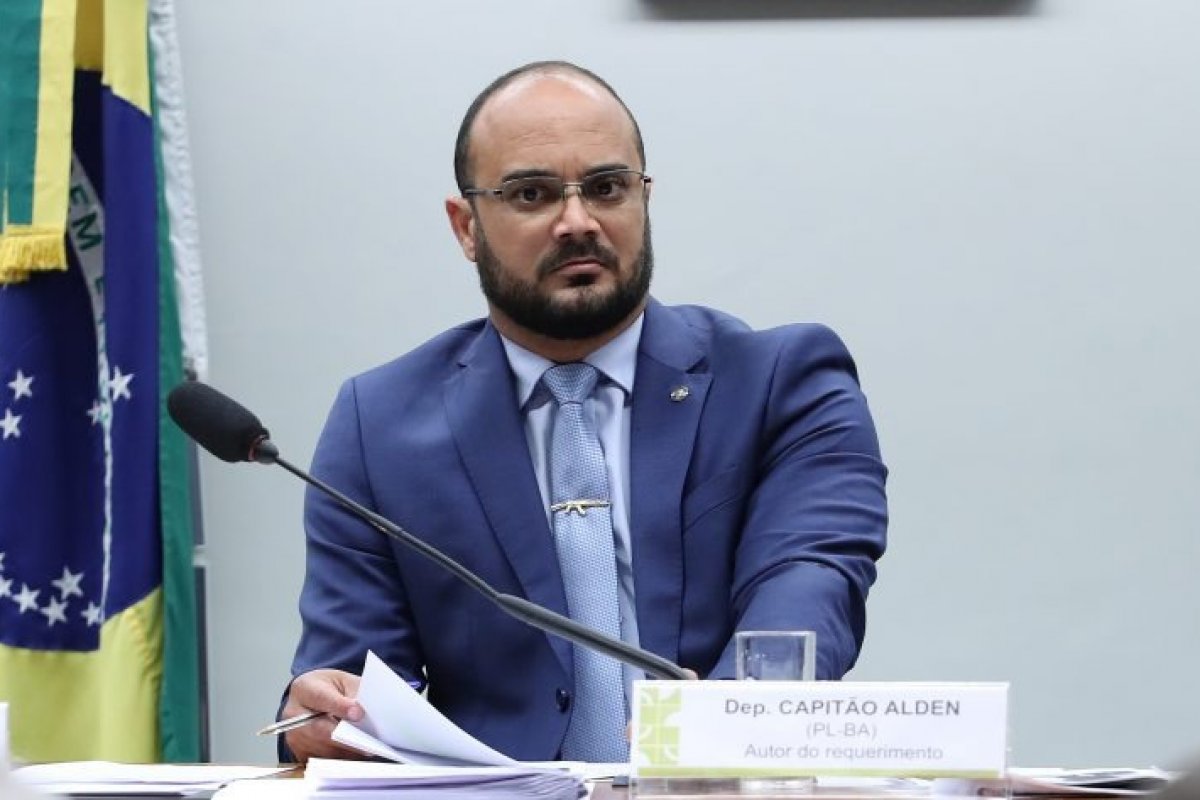 ‘Se o governo quer cortar gastos, por que não começa com as despesas de Lula?’, questiona Alden 