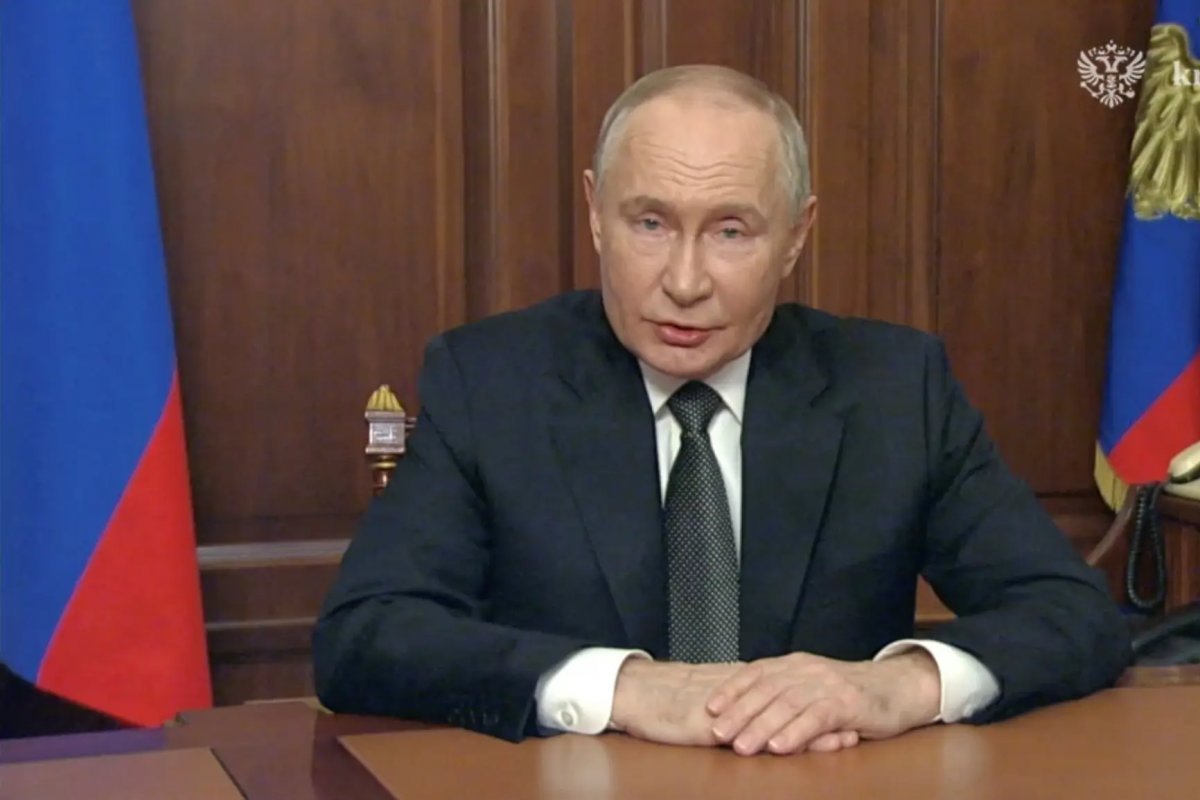 Putin reconhece que defesa antiaérea russa provocou queda de avião