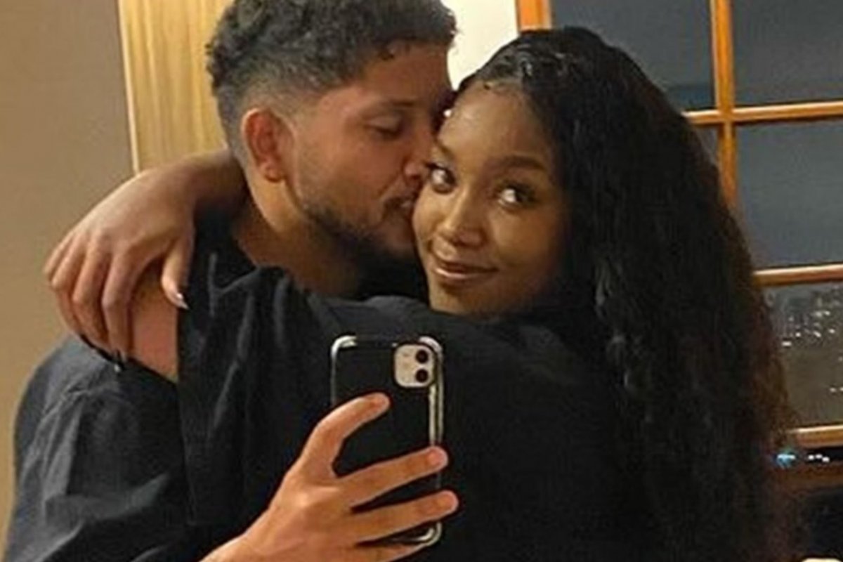 Yuri Lima confirma reconciliação com Iza e celebra dois anos de união 