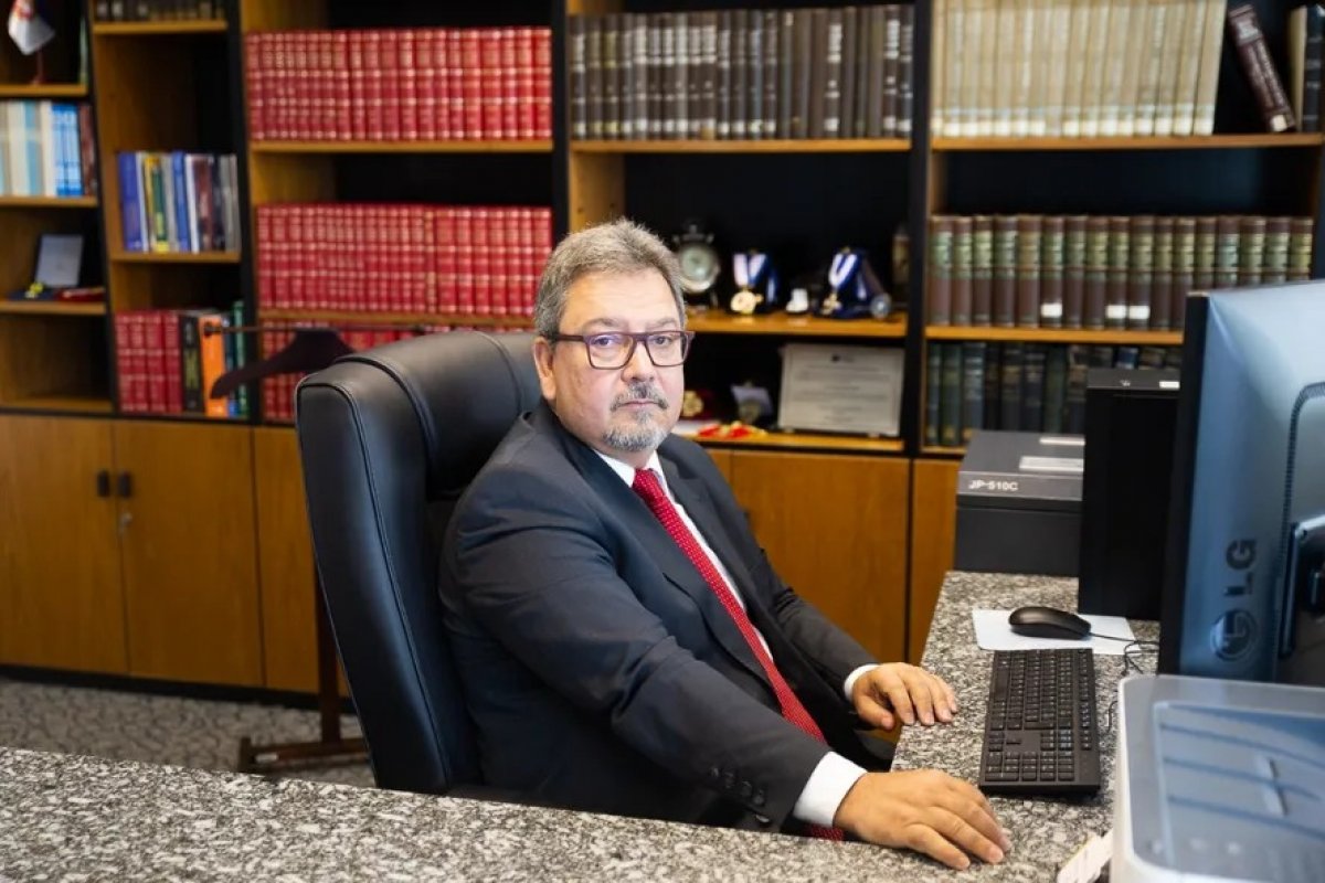 Cláudio Castro nomeia Antônio José como Procurador-Geral de Justiça do RJ