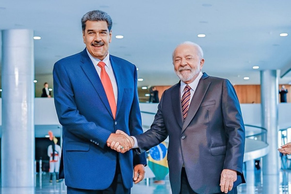Mesmo se convidado, Lula não irá à posse de Maduro na Venezuela, diz colunista