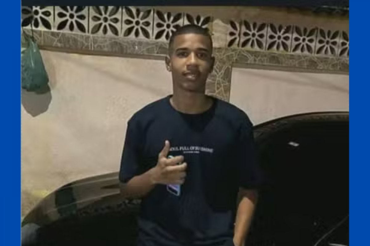Corpo de jovem baleado após pisar em pé de traficante no RJ será enterrado neste domingo (5)