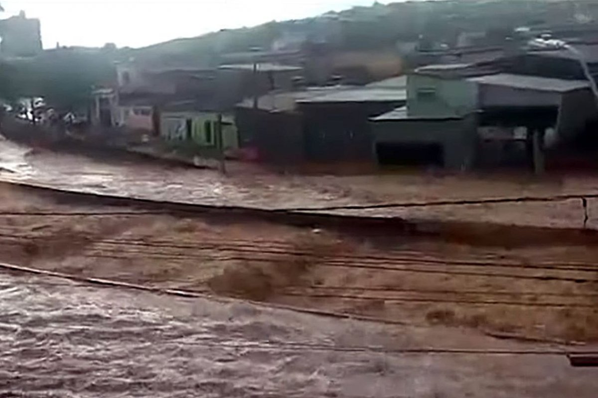 Fortes chuvas voltam a causar prejuízos em Minas Gerais