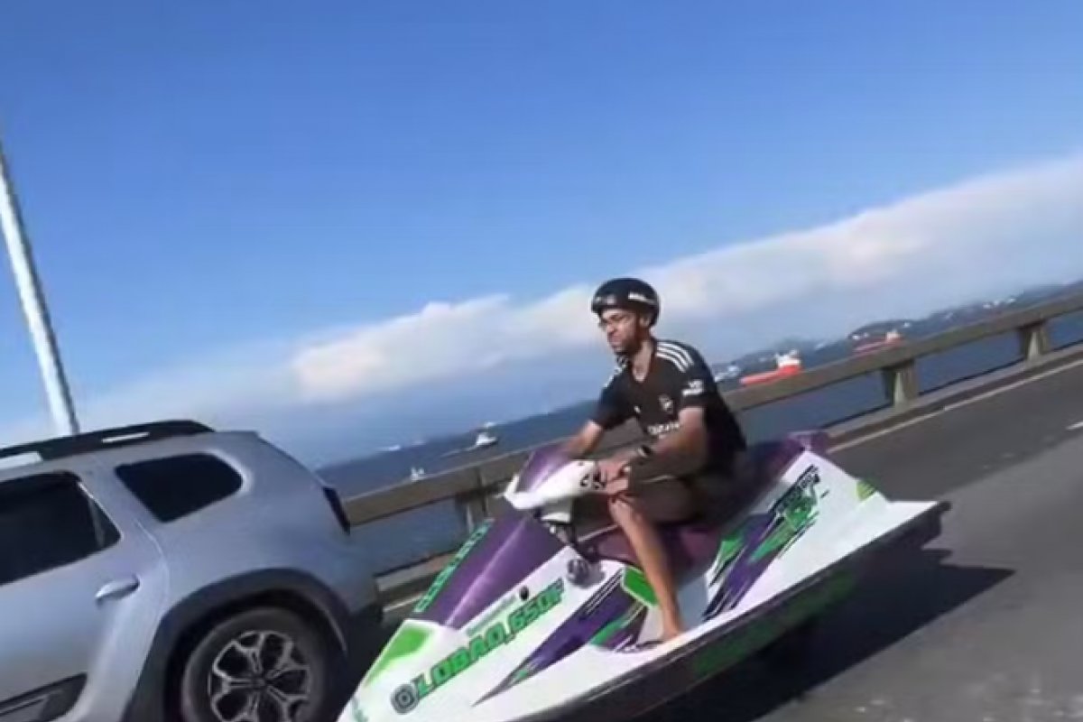 Vídeo: homem é flagrado pilotando 'jet ski' na Ponte Rio-Niterói e viraliza nas redes sociais 