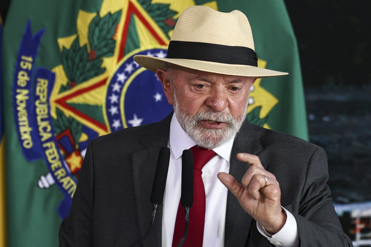 Vídeo: Lula diz que 'maioria das vezes os amantes são mais apaixonados pela amante do que pelas mulheres'