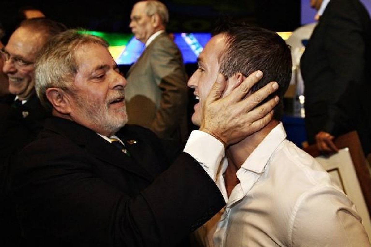 Após foto com Bolsonaro viralizar, Diego Hypolito divulga fotos com Lula